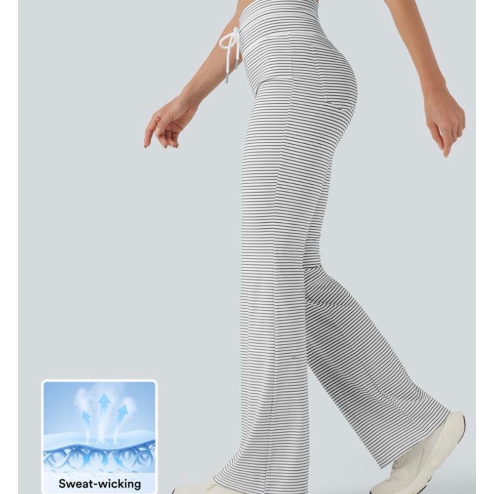 NWT Halara High Waisted Drawstring Stripe Flare Yoga Pants with Pockets